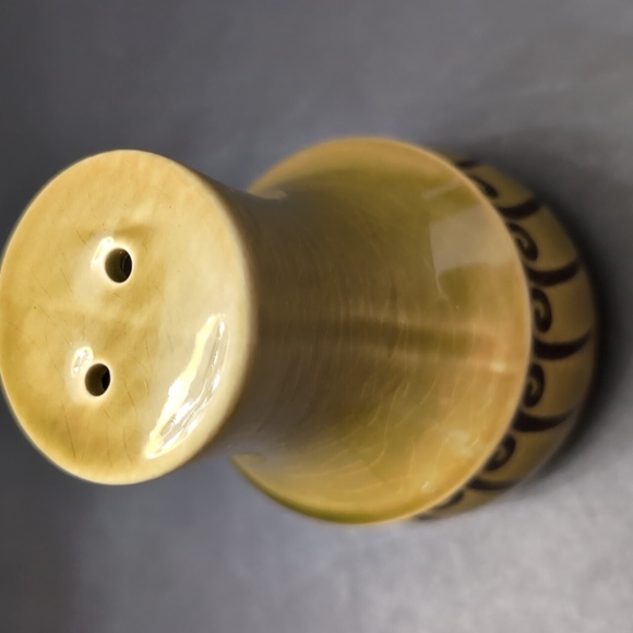 Vintage,Retro Olive Green /Brown Ceramic Salt/Pepper Shakers. - Picture 3 of 8